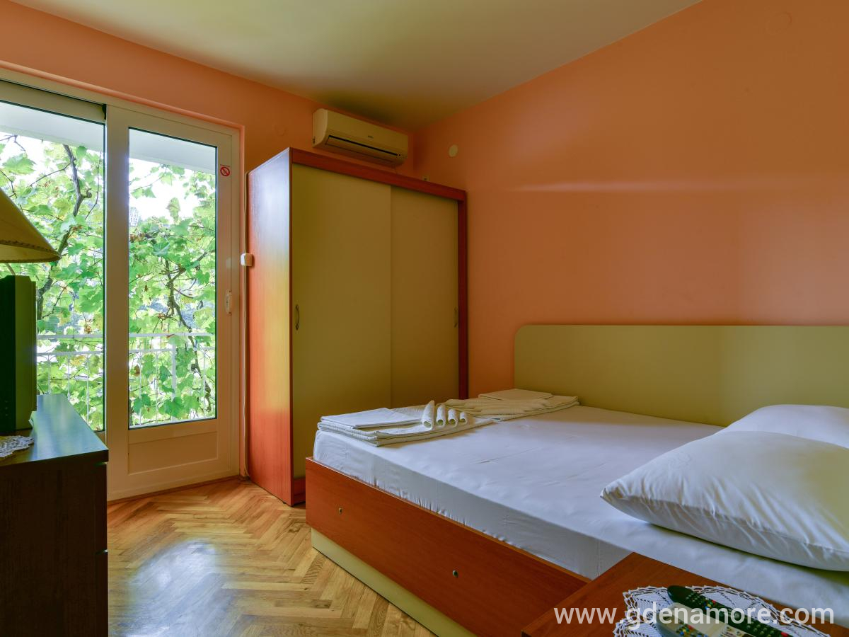 Sobe i Apartmani Davidovic, privatni smeštaj u mestu Petrovac, Crna Gora - DUS_1233