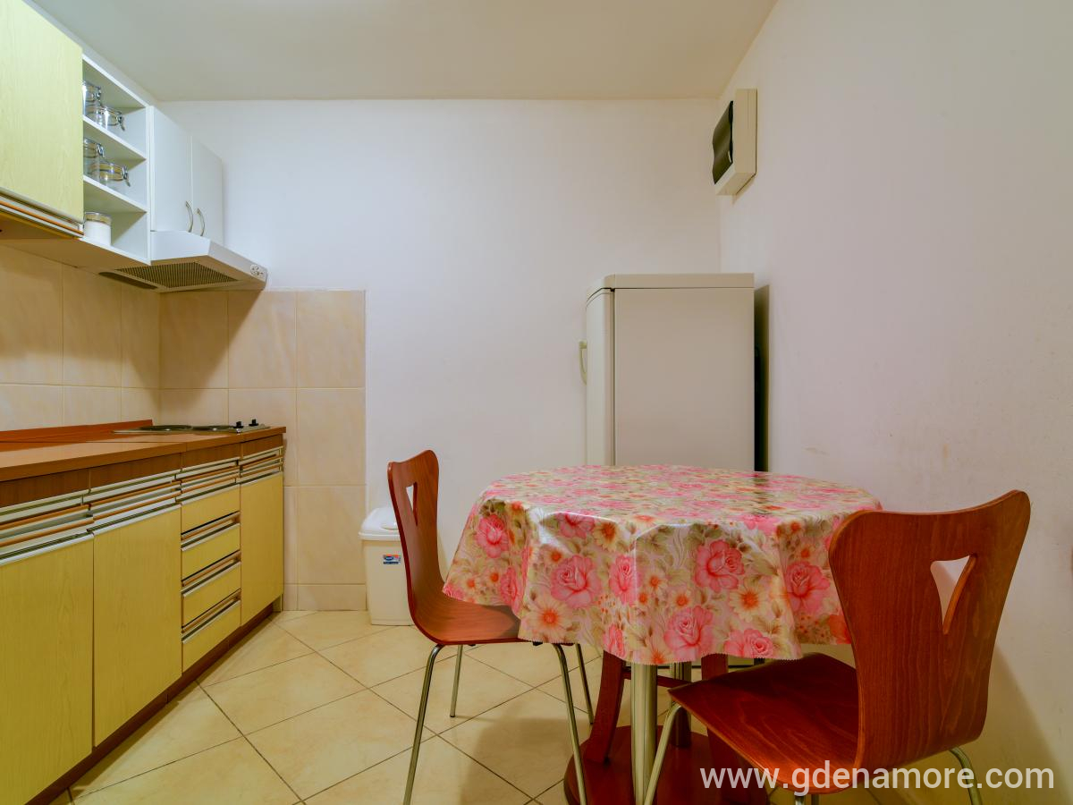 Sobe i Apartmani Davidovic, privatni smeštaj u mestu Petrovac, Crna Gora - DUS_1333